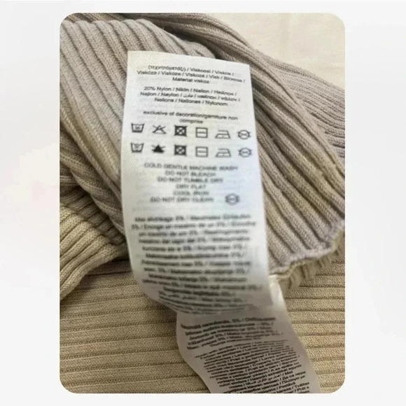 ONLY Knit Cream Tan Ribbed  Ling Sleeve Sweater Size Medium - Picture 9 of 11